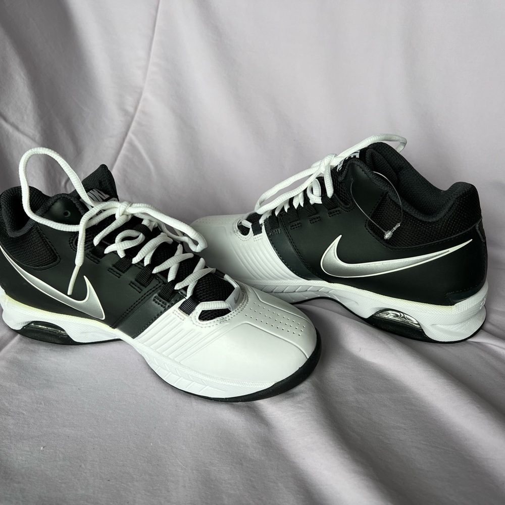 NWOT Nike Air Visi Pro 5 (W) Basketball Sneakers